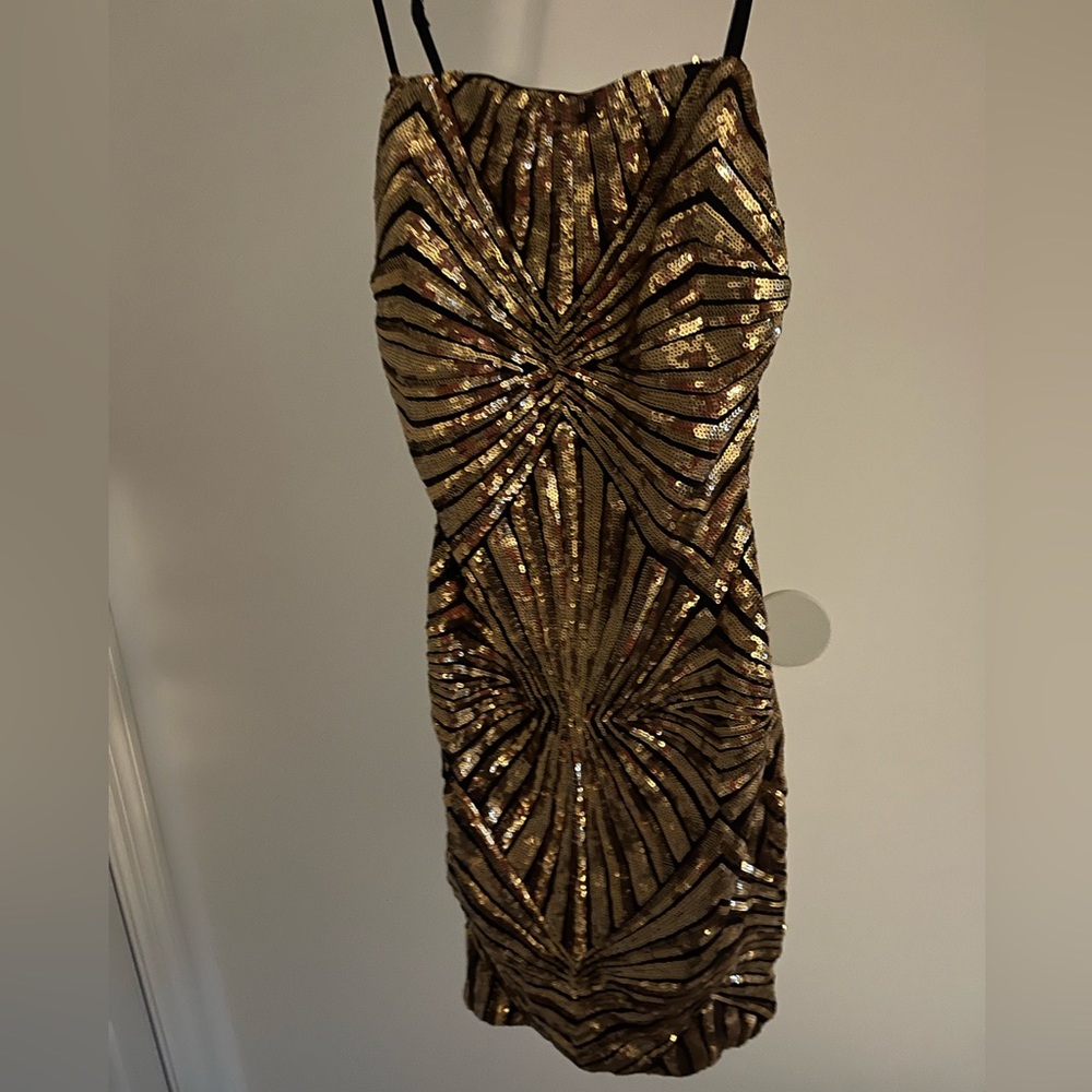 BEAUTIFUL GOLD SEQUIN DRESS